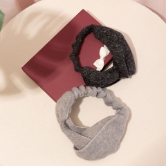 Daily Essential Beauty Scrunchie - BEA018