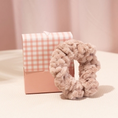 Daily Essential Beauty Scrunchie - BEA016