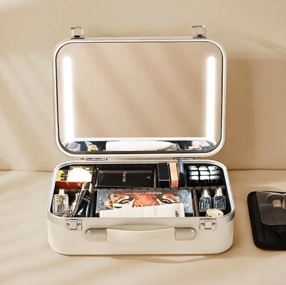 LED-lit mirrors cosmetic bag