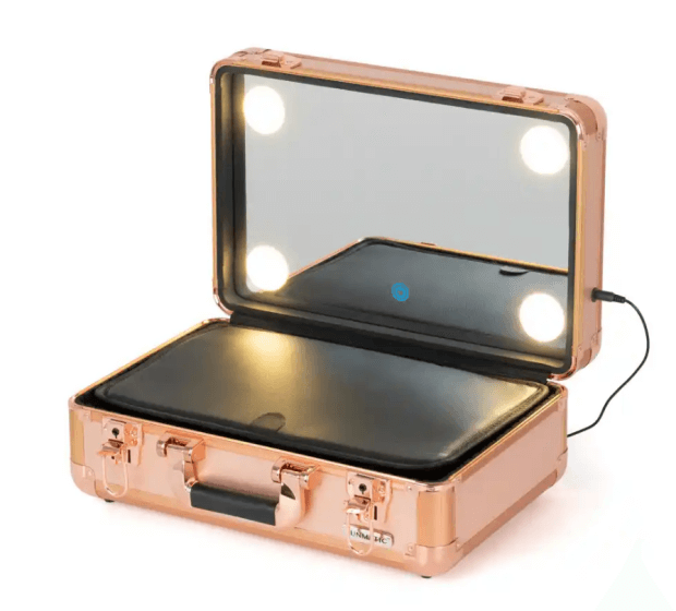 LED-lit mirrors makeup bag