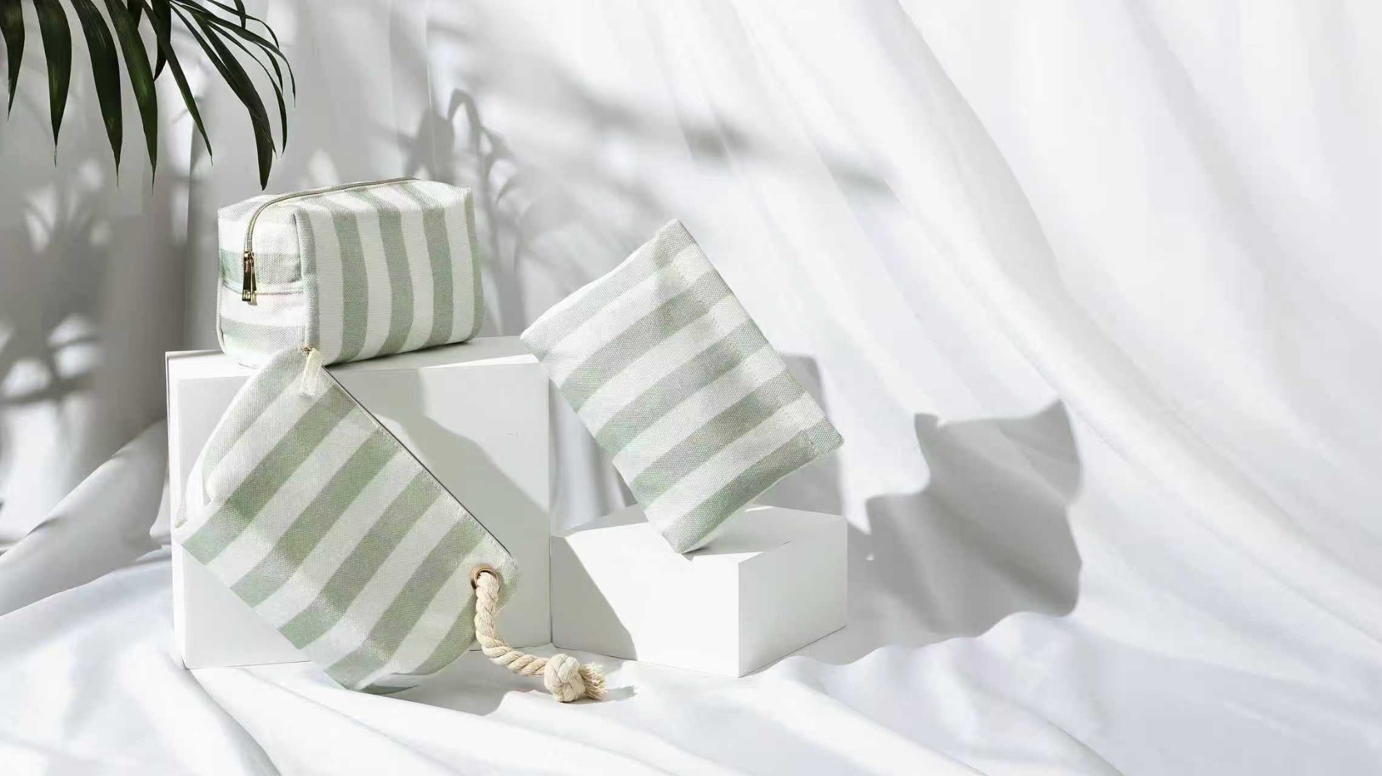 Factors Influencing Toiletry Bag Pricing