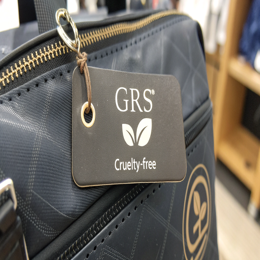 cosmetic bag sustainability 2